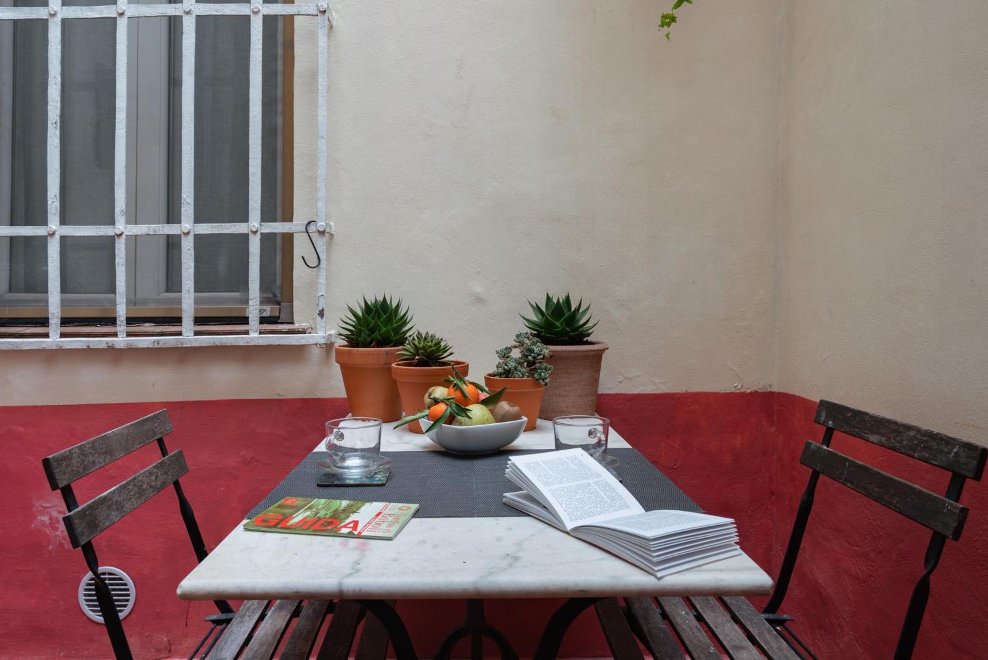 Charming In The Heart Of Santo Spirito Apartamento Florencia